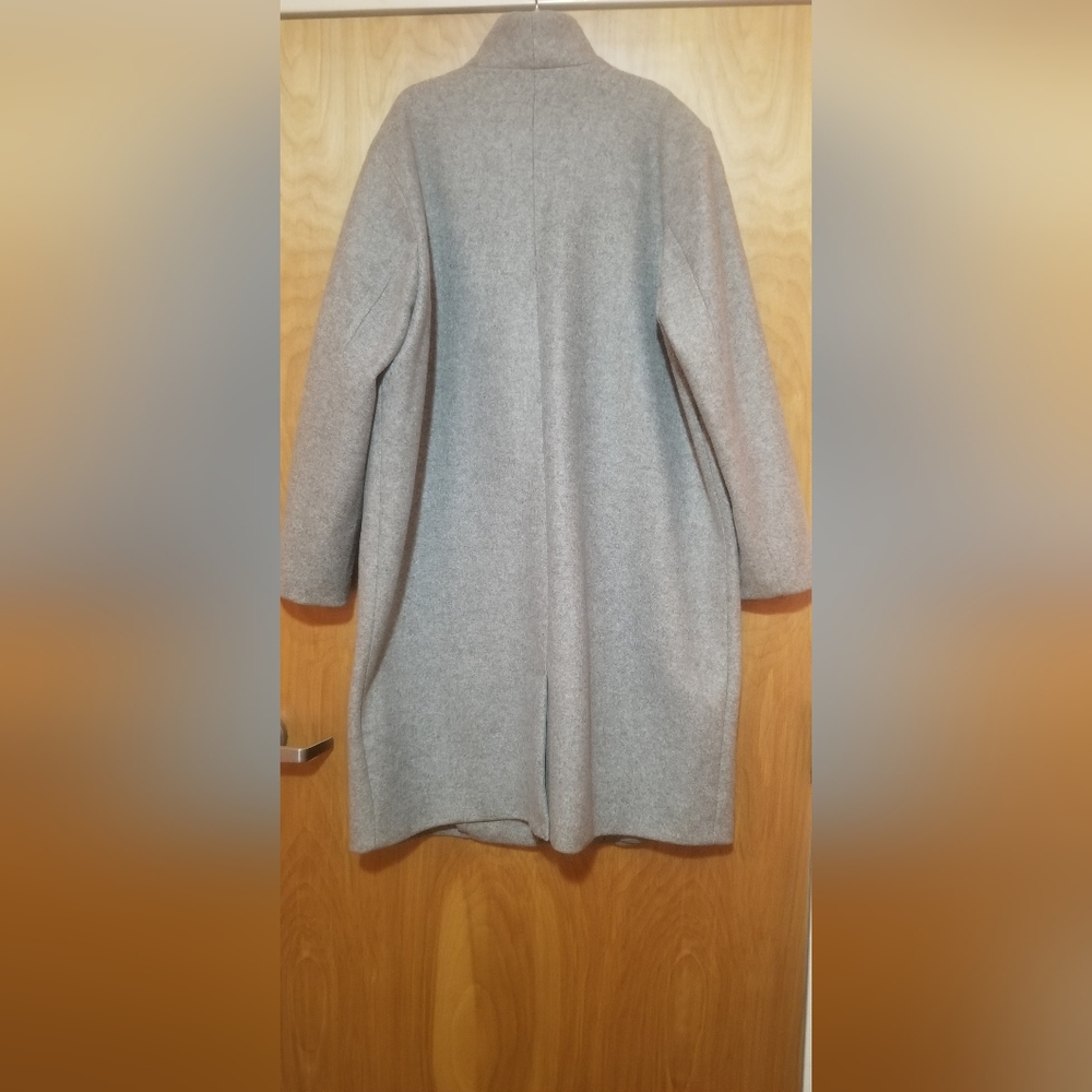 Fall/winter coat - Picture 2 of 3